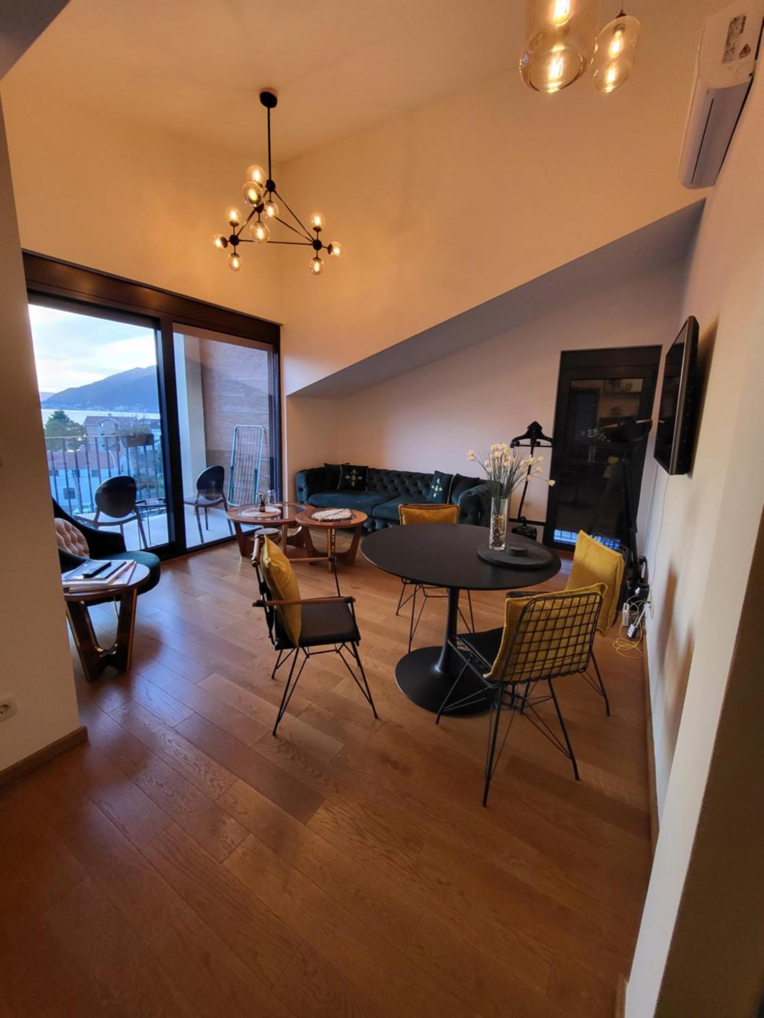 New! Stylish 2 Bedroom Condo With View & Pool Tivat Exterior photo